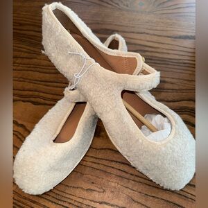 Universal Thread Cream Memory Foam Flats W/Buckle - NWT
